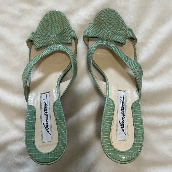 Brian Atwood slip on heels with bow - Picture 7 of 9